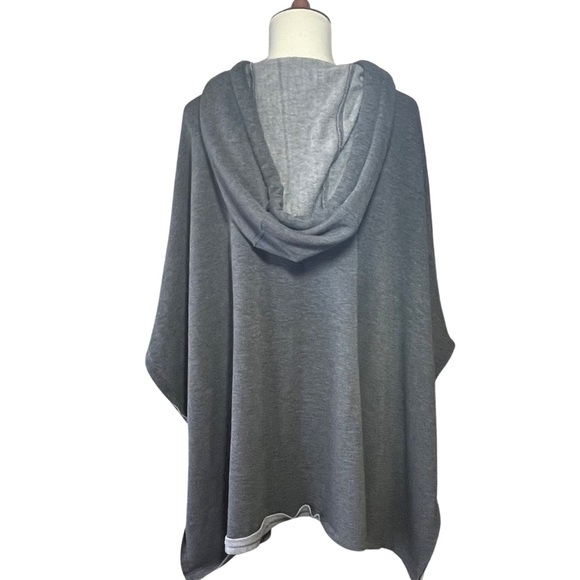 Dylan Hoodie Poncho - Picture 3 of 8